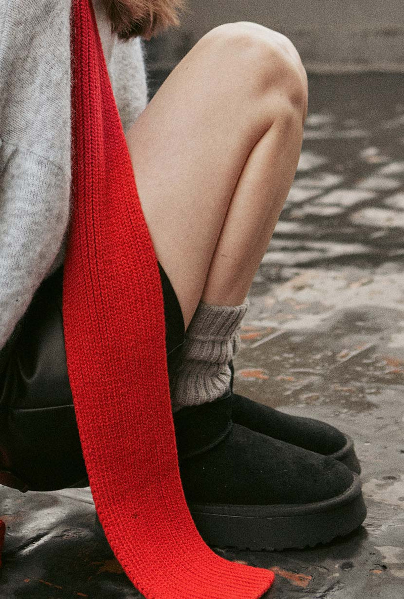 Petite Studio's Grey Cable Knit Mid-Calf Socks