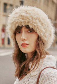 Petite Studio's Cozy Faux Fur Snow Cap Winter Hat